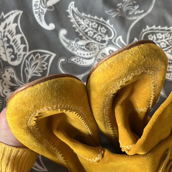Mustard yellow suede moccasin booties - Picture 10 of 11